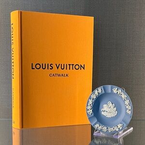 Wedgwood Jasperware Ashtray. Aurora and Chariot Of Dawn Design. Wedgwood Blue.